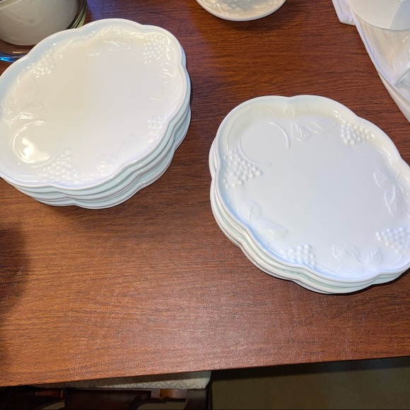 Dining Beautiful Set Of 15 Vintage Milk Glass Luncheon Plates Like New Stored Only Poshmark